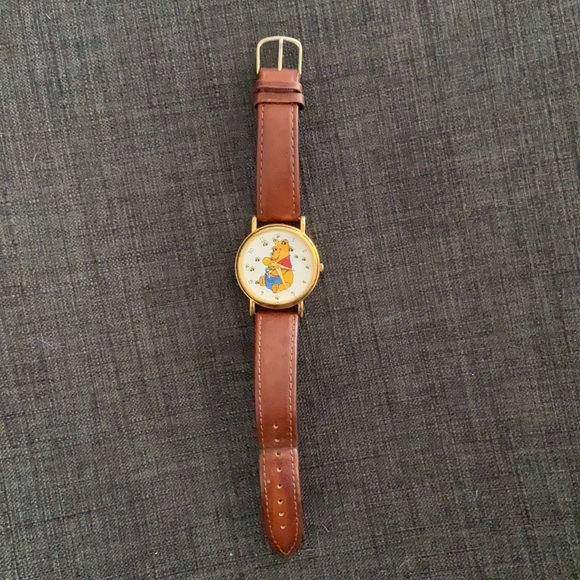 Vintage Winnie The Pooh Watch - Picture 2 of 5